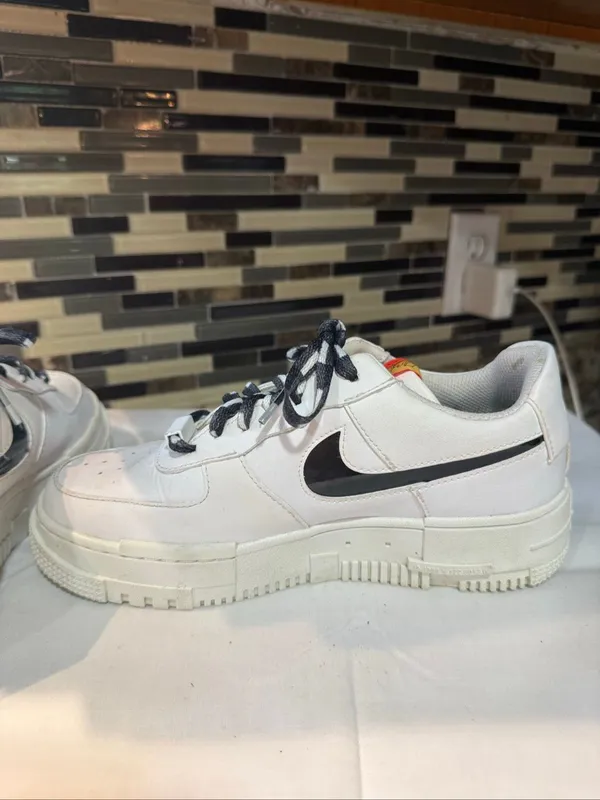 Nike Women's Air Force 1 Pixel 'Fresh' sneakers, Sz 7.5 DJ5529-100 - Image 5