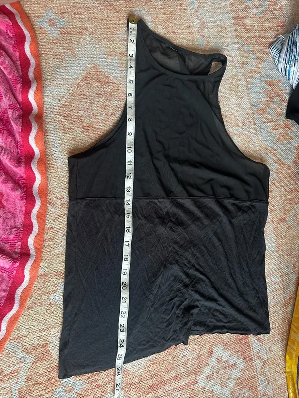 Alo yoga black mesh top raw hem tank top fits like a small workout activewear - Image 4