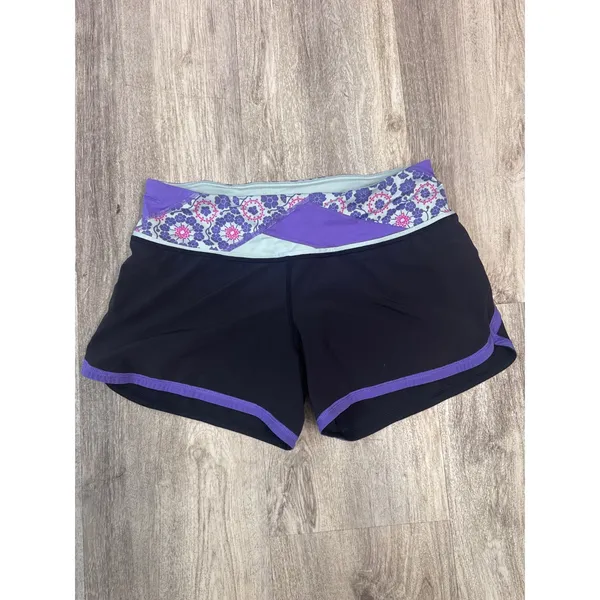 Lululemon Groovy Run shorts in Black Power Purple Flora Run Speed‎ Short Size 6 - Image 3