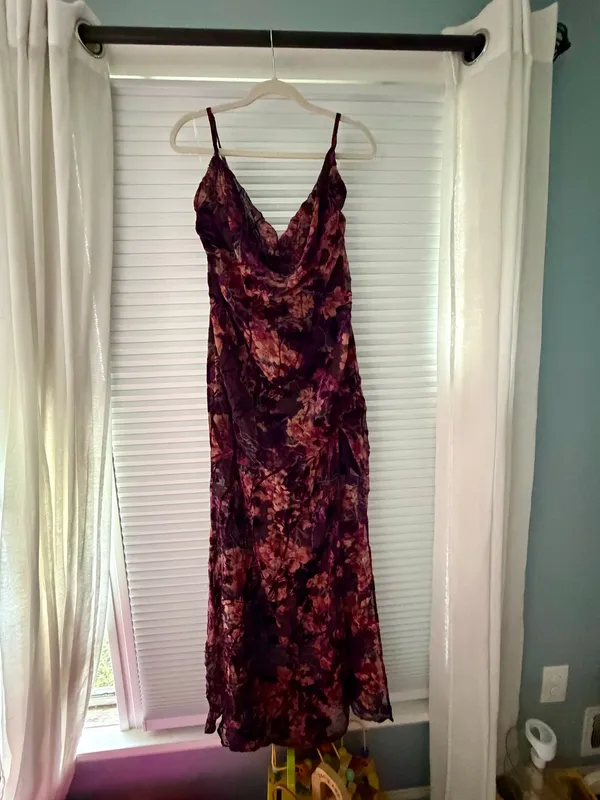 Maxi Dress Showpo Floral - Image 3
