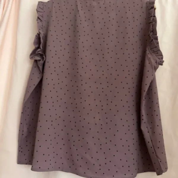 Mauve Purple Sleeveless Polo Blouse with Ruffles - Image 5