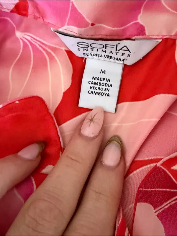 Pink and red floral pajamas - Image 3