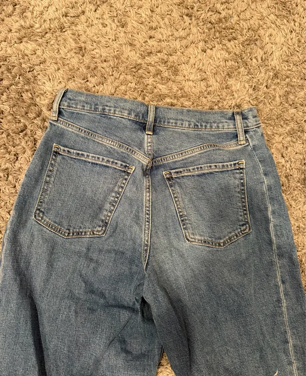 Old Navy Barrel Jeans - Image 3