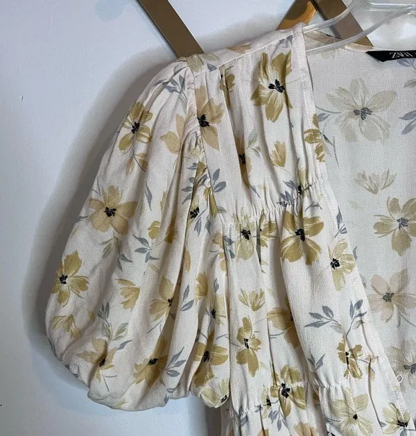 Zara Puff Sleeve Floral Button Front Top XS - Image 8