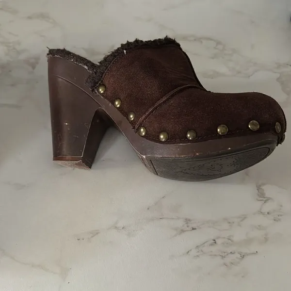 Rocket Dog Suede Leather studded clogs EUC - Image 4