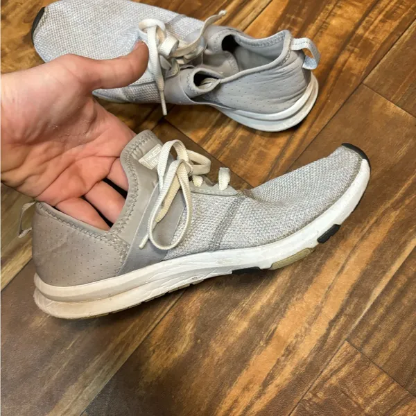 New Balance Light Gray Men's Sneakers - Image 6