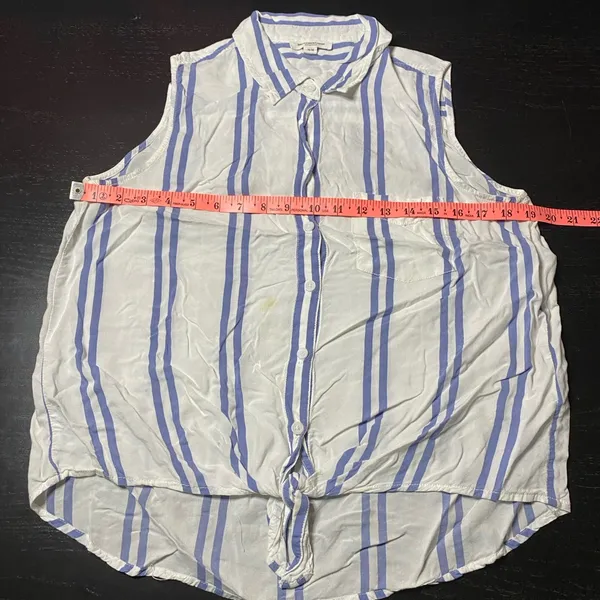 beachlunchlounge Men's Blue and White Striped Sleeveless Shirt - Image 3