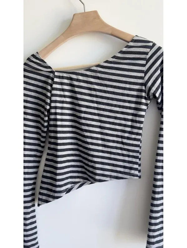 Motel Rocks Dalene Asymmetric Top Gray Black Stripe Long Sleeve Size S NWT - Image 8