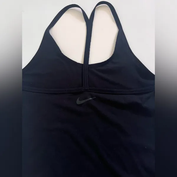 Nike Dri Fit stretchy tank top Medium - Image 4