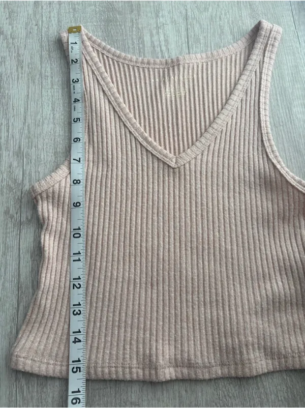 American Eagle V-Neck Crop Tank Top - Image 4