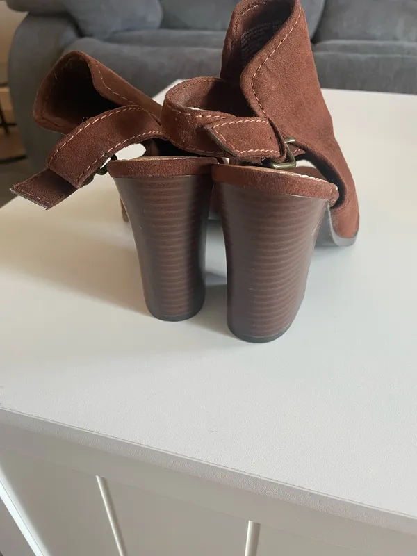 American eagle brown suede heels - Image 3