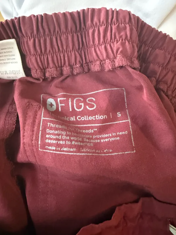 Figs FULL SET Burgundy Casma Scrub Top Kade Straight-Leg Scrub Pant FionLite - Image 13