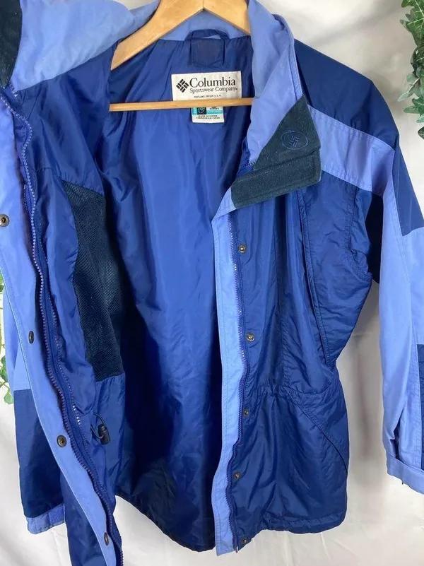 Columbia Waterproof womens coat - Image 2