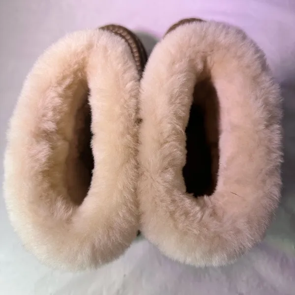 UGG Tan Winter Boots with Cream Fur - Image 6