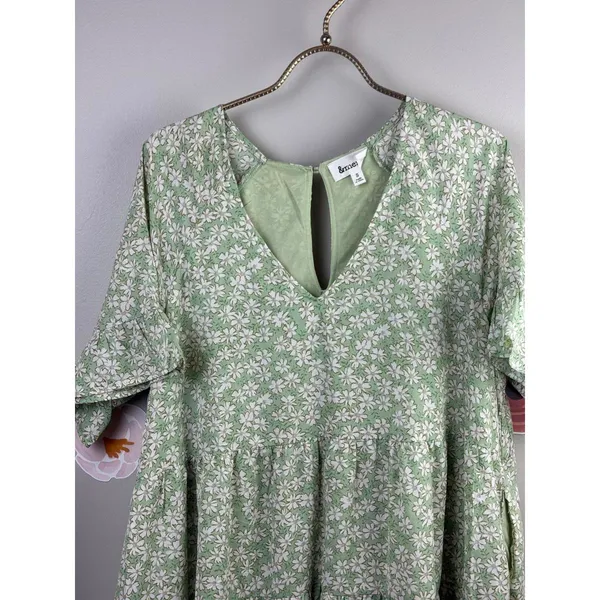 &Merci Green & White Floral V-Neck Shift Tiered Dress - Size - Small - Image 4
