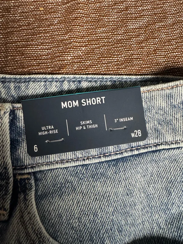Hollister Mom Shorts - Image 4