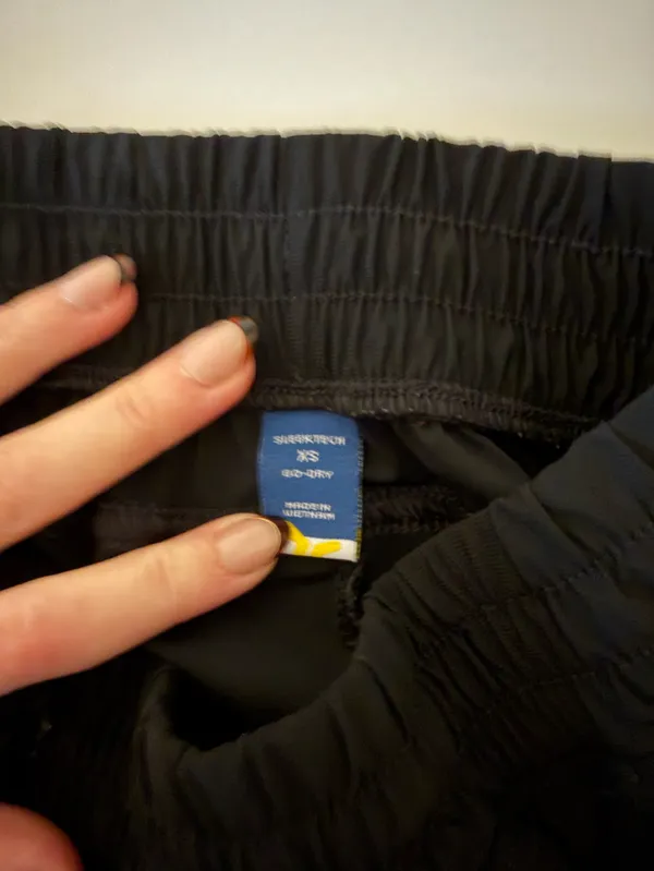 Old Navy Sleek Tech Joggers Black Size XS - Image 2