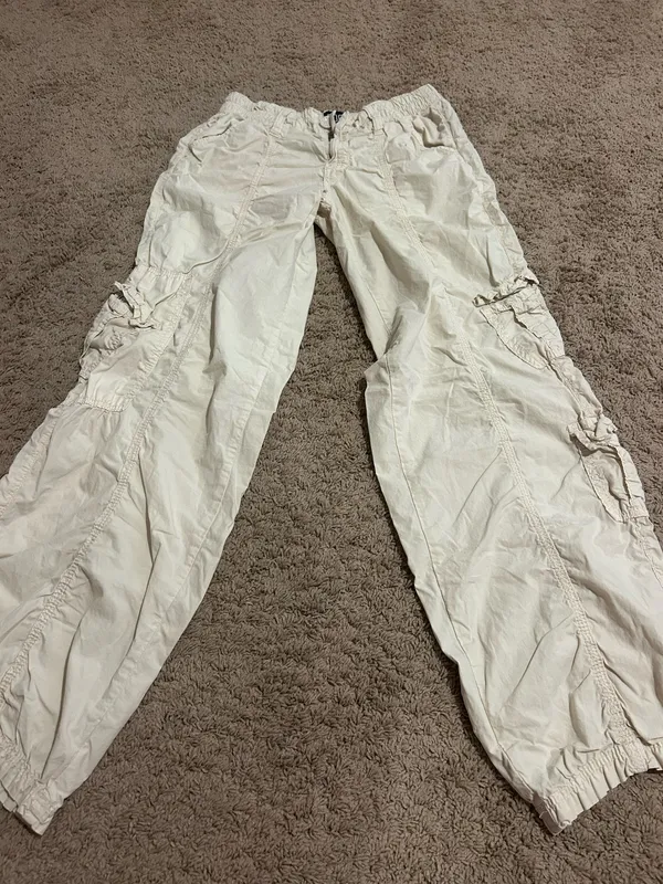 Urban Outfitters BDG Y2K Low-Rise Cargo‎ Pant Cream - Image 4