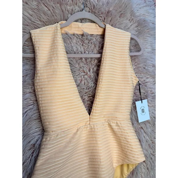 Revel Rey Dean Deep‎ V One Piece Swimsuit Size Medium Peach Swim Resort Vacation - Image 11
