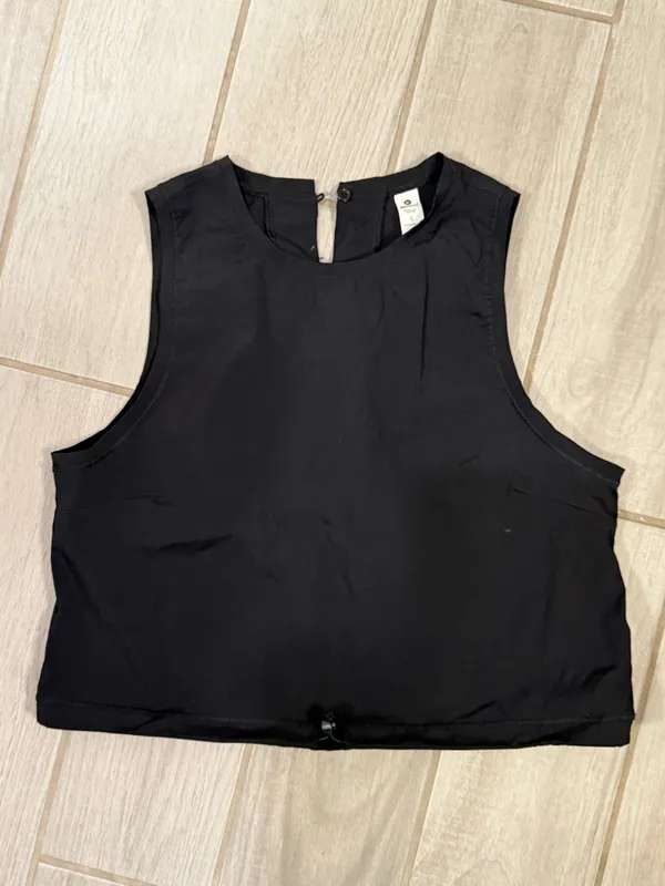 Women's Black Sleeveless Crop Top - Image 2