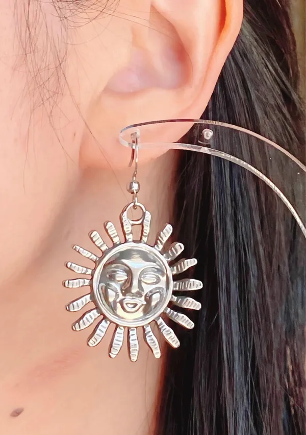 Handmade gold tone stainless steel sun boho retro vintage style earrings☀️ - Image 9