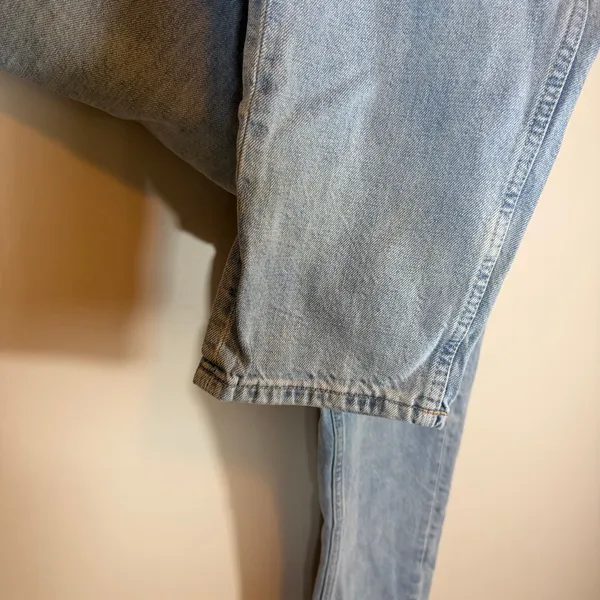 Gap Light Wash Mom Jeans Womens 31 High Rise Loose Fit Tapered Leg Denim - Image 3