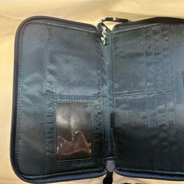 Vera Bradley Navy and White Patterned Wristlet - Image 3