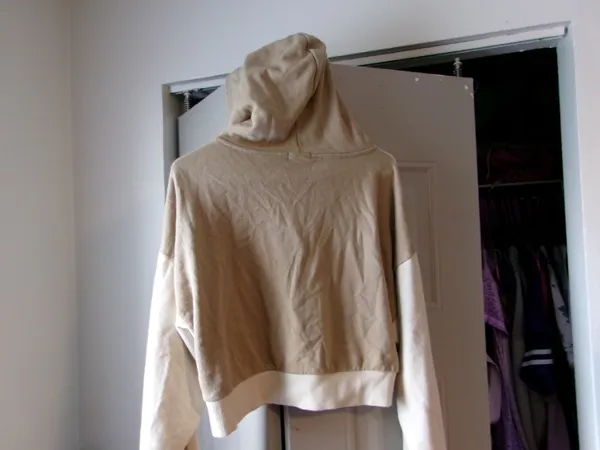 True Religion Brand Jeans cropped hoodie sweatshirt in beige/khaki size medium. - Image 10