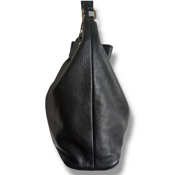 MICHAEL Michael Kors Black and Gold Shoulder Bag with‎ Chain Detail Bucket - Image 7