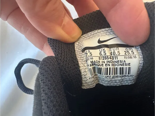 Nike Black and White Women's Athletic Running Shoe - Image 3