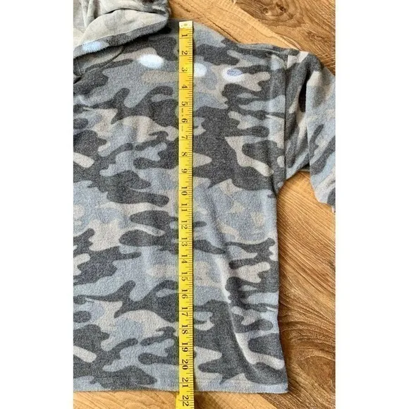 Gaze‎ Camo Hooded Long Sleeved Pullover Women's Size L - Image 4