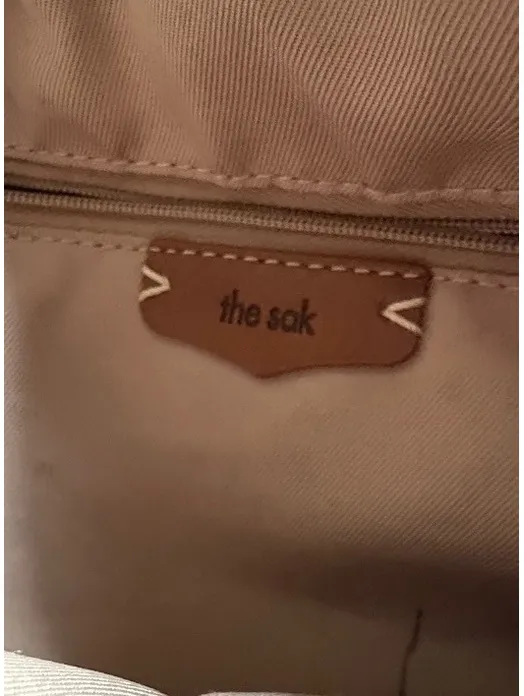 The Sak Tan Leather Crossbody Bag with Floral Embossed Pocket - Image 9