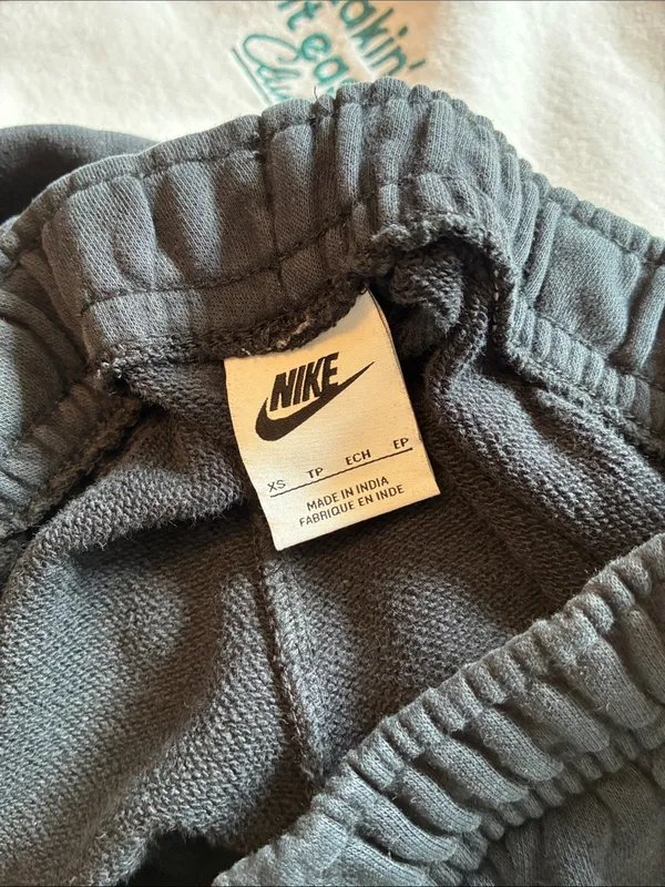 Nike sweatpants - Image 5