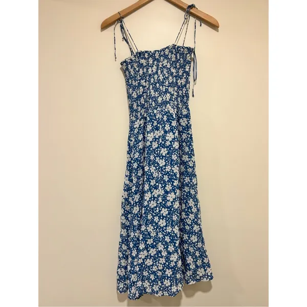 NWOT Reformation Sable Smocked Tie Midi Dress in Mari Blue White Floral Size XS - Image 5