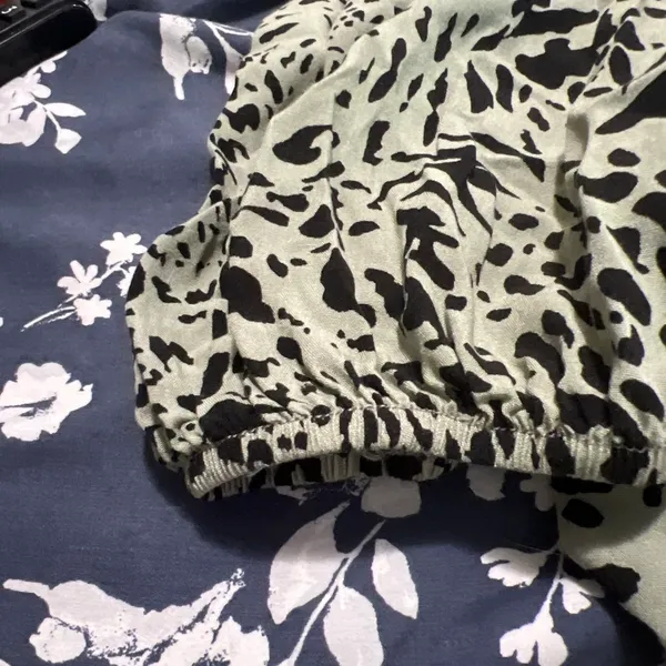 Green and black leopard button up blouse Size XXL - Image 2