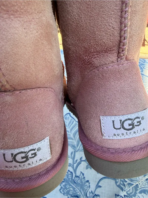 UGG Australia Womens Pink Suede Sheepskin Classic Short 5825 Boot Size 5 - Image 9