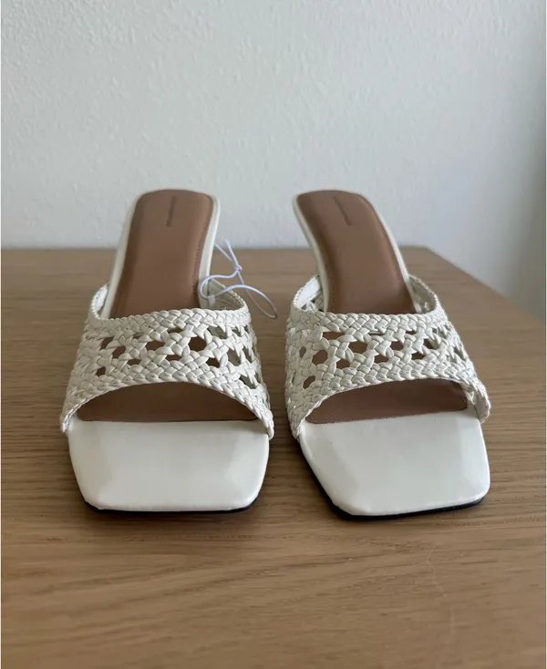 White Woven Wedge Sandals Size 8 - Image 3