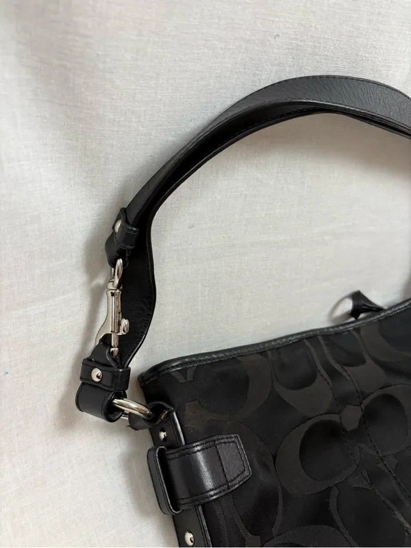 Coach Signature Optic Chain Black Shoulder Bag Purse Duffle - Image 6