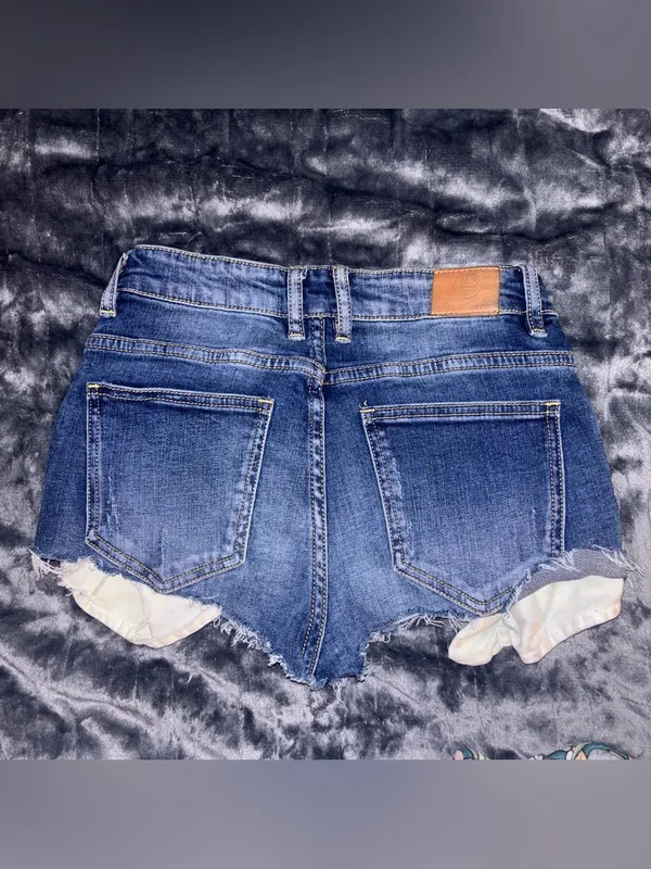 Crysp Denim Shorts Size 26 - Image 2