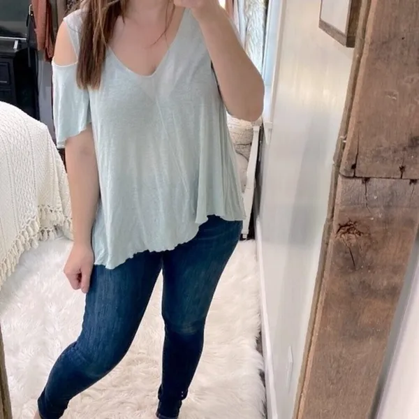 Free People green cold shoulder top size small - Image 2