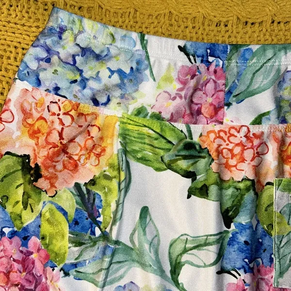 Skinz Size S Floral Skort Pink - Image 11