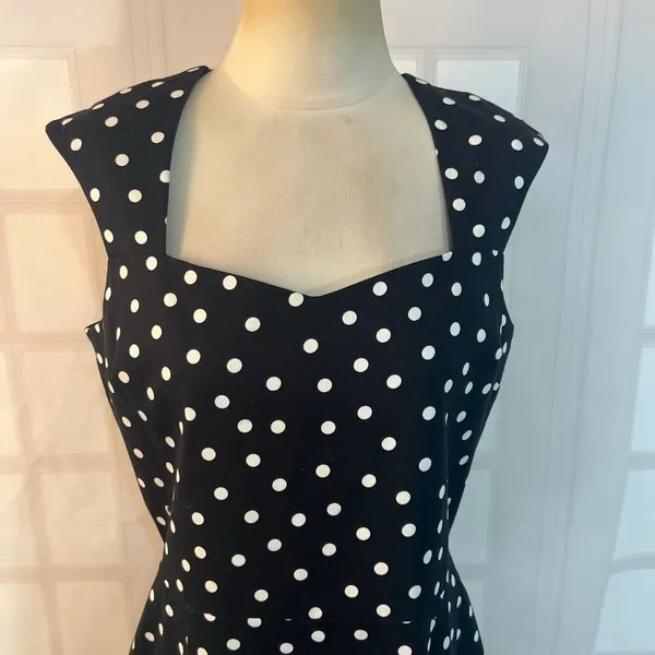 White House Black Market NWT Black And White Polka Dots Sheath Dress Size 12 - Image 3