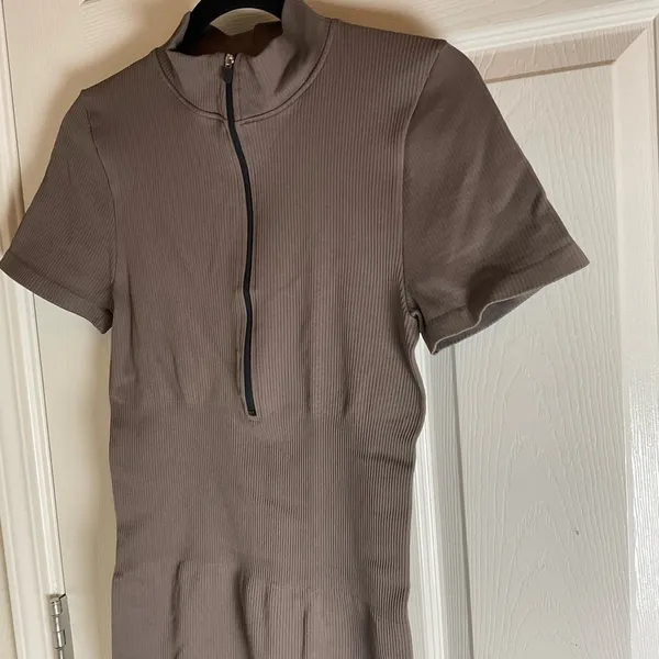 OQQ Seamless Ribbed Quarter-Zip Bodycon Mini Dress - Coffee Brown - Size L - Image 3