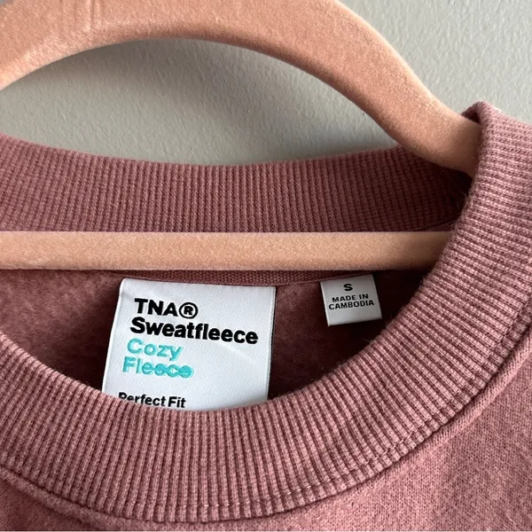 aritzia pink sweatfleece cropped sweatshirt - Image 2