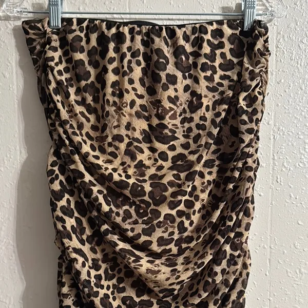 Zenobia Ruched Strapless Top - Image 5