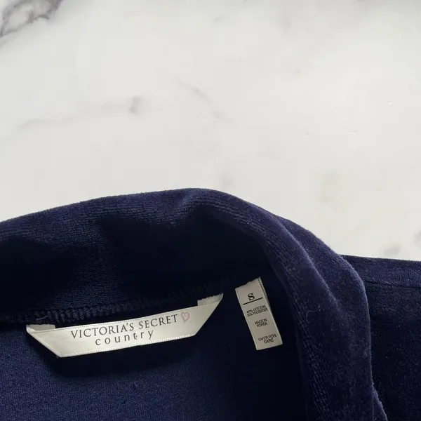 Victoria’s Secret Velvet Pajama Top Blue Small FINAL PRICE - Image 6