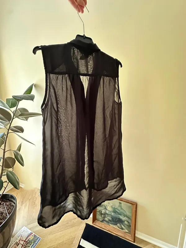 H&M Sleeveless Sheer Top - Image 2