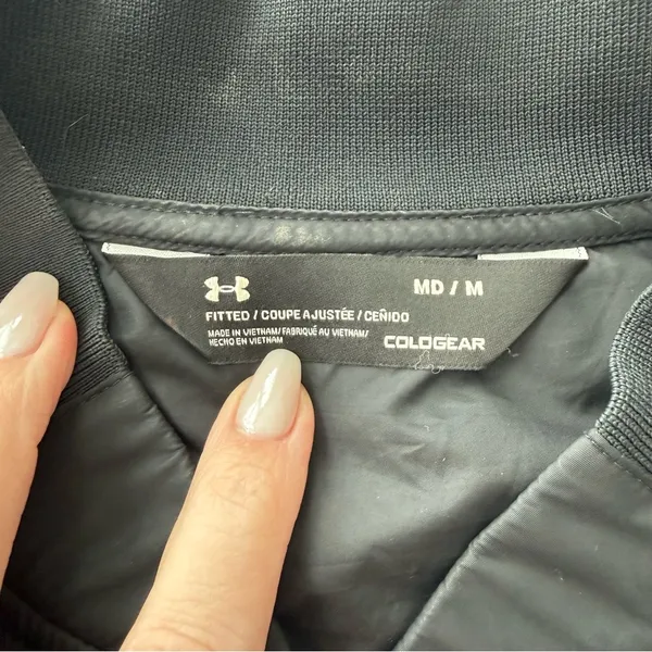 Under Armour Fitted Quilted Thin Puffer Jacket Size Medium - Image 4