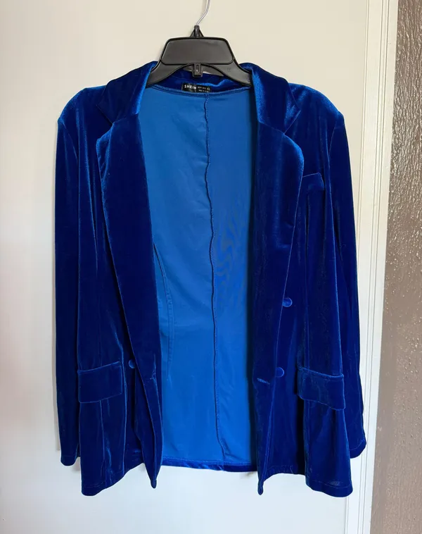 SheIn Velvet Blazer - Image 3