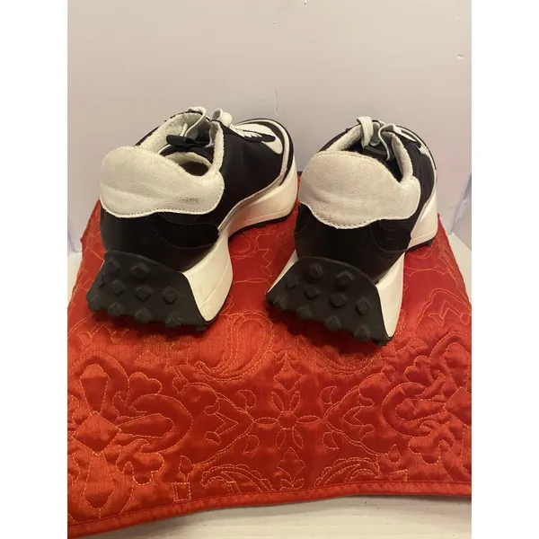 Steve Madden DIVERSION Sneakers Womens 8.5 Black White Retro Athletic Comfort - Image 3